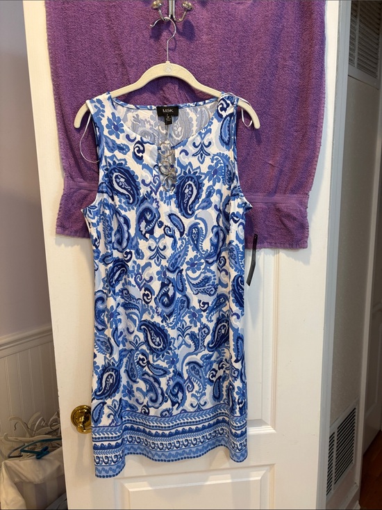MSK Dresses & Skirts - NWT MSK White and Blue Paisley Sleeveless Tunic Dress